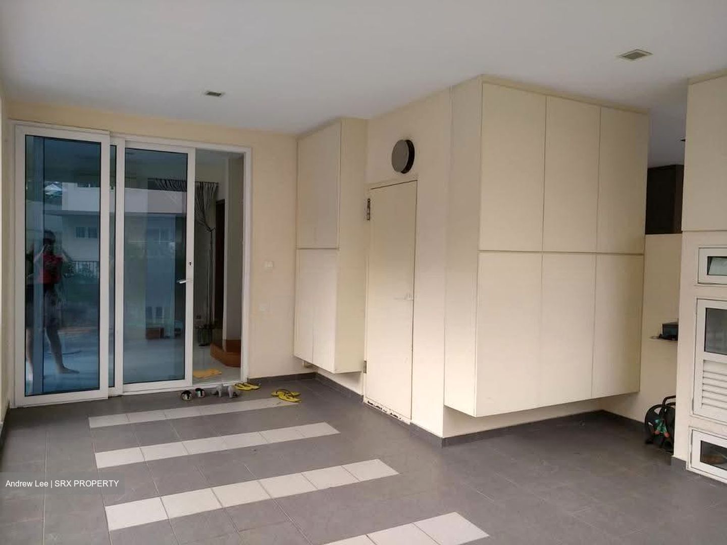 Sovereign @ Simon (D19), Terrace #622650701